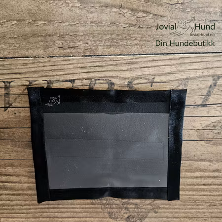 Utskiftbare lommer for nummerlappholder med borrelås