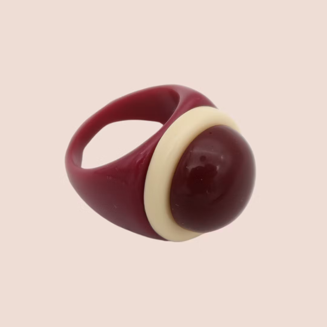 Burgundy retro plastring