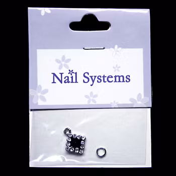 Nagelsmycke, svart romb