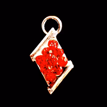Nagelsmycke, röd romb