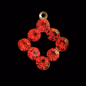 Nagelsmycke, röd kvadrat