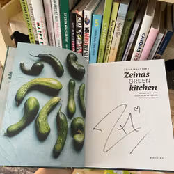 Zeina Green Kitchen - SIGNERAD!