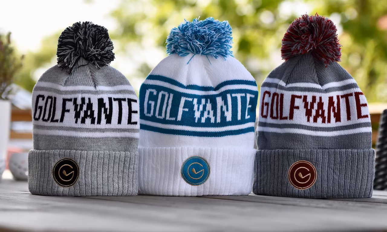 GOLFMÖSSA - BLÅ & VIT, MED KLASSISK TOFS OCH UPPVIK