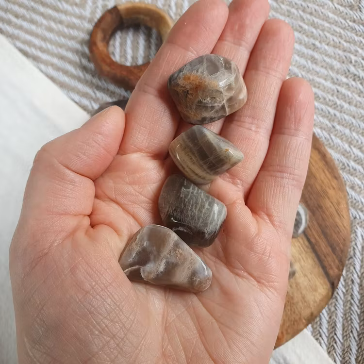 Trumlad Svart Månsten 5-9 g XS