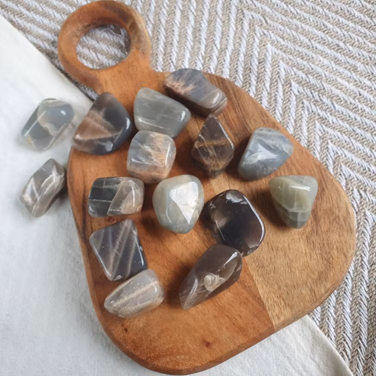 Trumlad Svart Månsten 10-15 g S