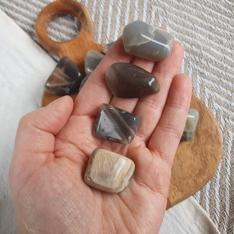 Trumlad Svart Månsten 10-15 g S