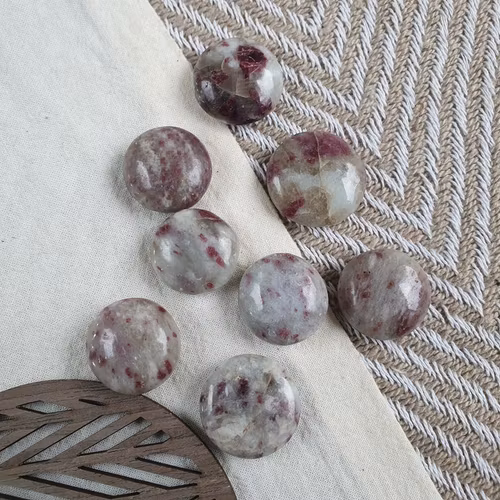 Liten rund, platt Rubellite