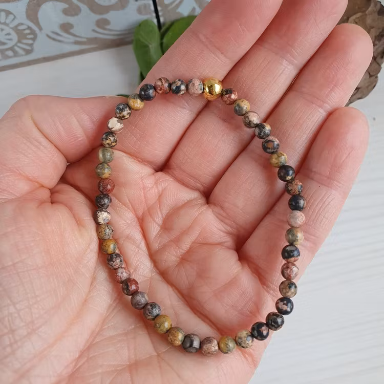 Armband Leopard Jaspis med guldkula 18 cm