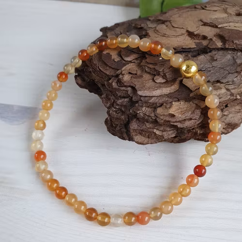 Armband Karneol med guldkula 17 cm