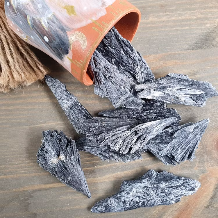 Rå Svart Kyanit 10-15 g S