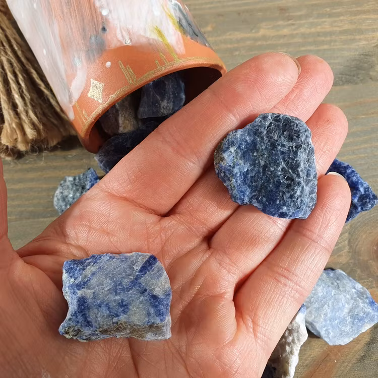 Rå Sodalit 10-15 g S