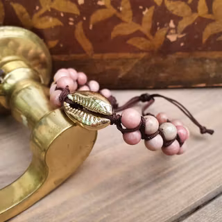 Armband med Rodokrosit och guldsnäcka, Onesize XS-L