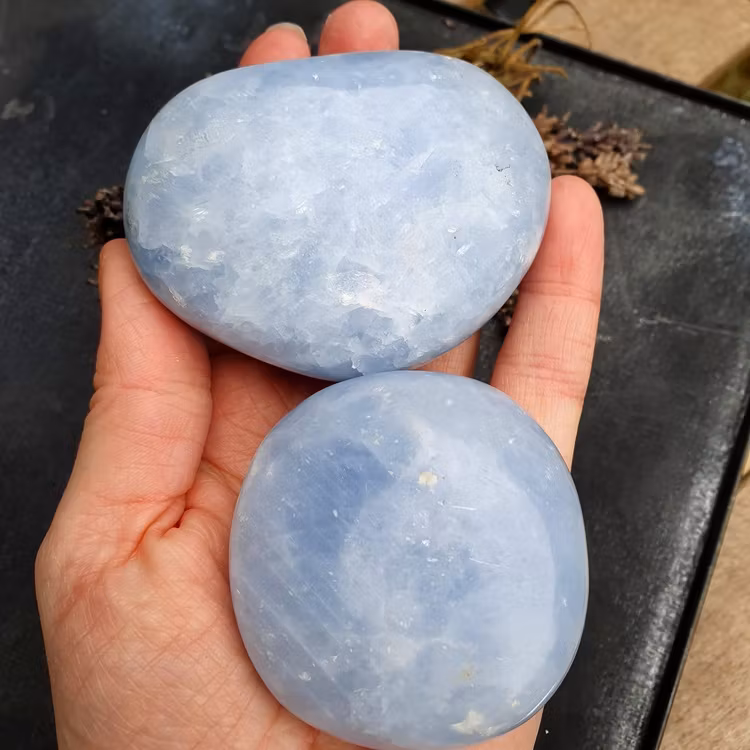 Blå kalcit pebble ca 150 g