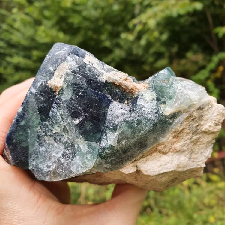 Kluster av Grön fluorit 880 g. Detta ex