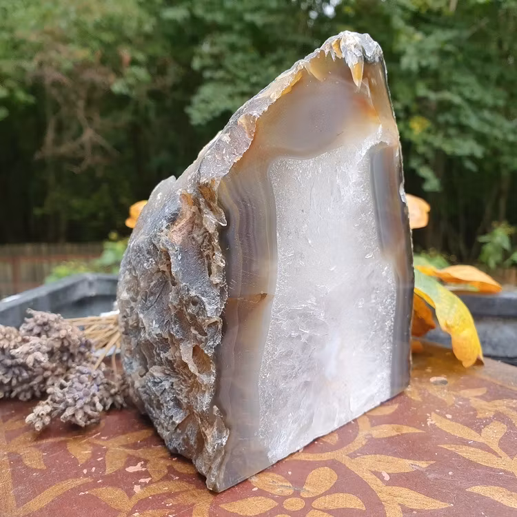 Ljuslykta av ofärgad Agat 15x8 cm. Detta ex
