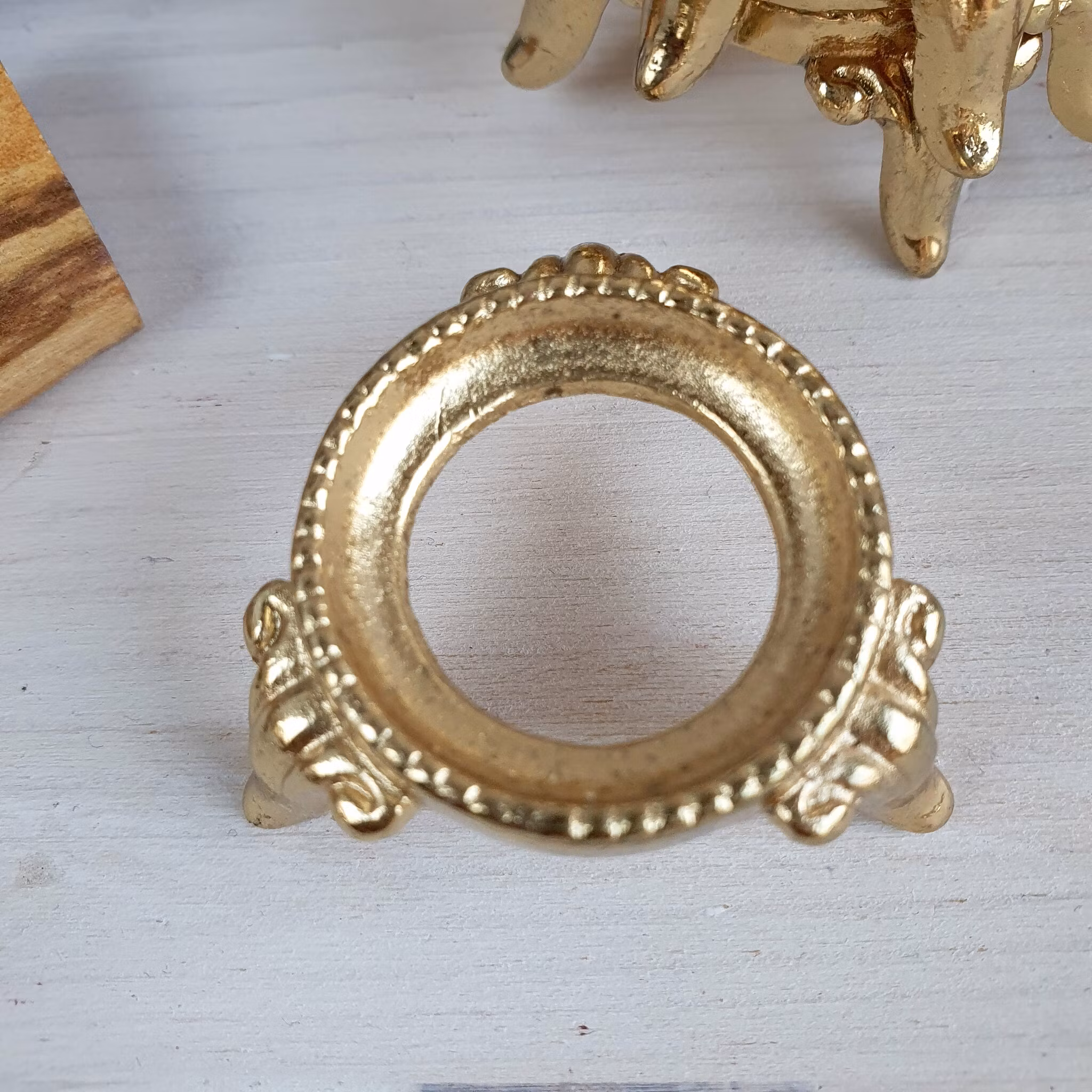 Klotställ mässing för klot på 3-10 cm i diameter
