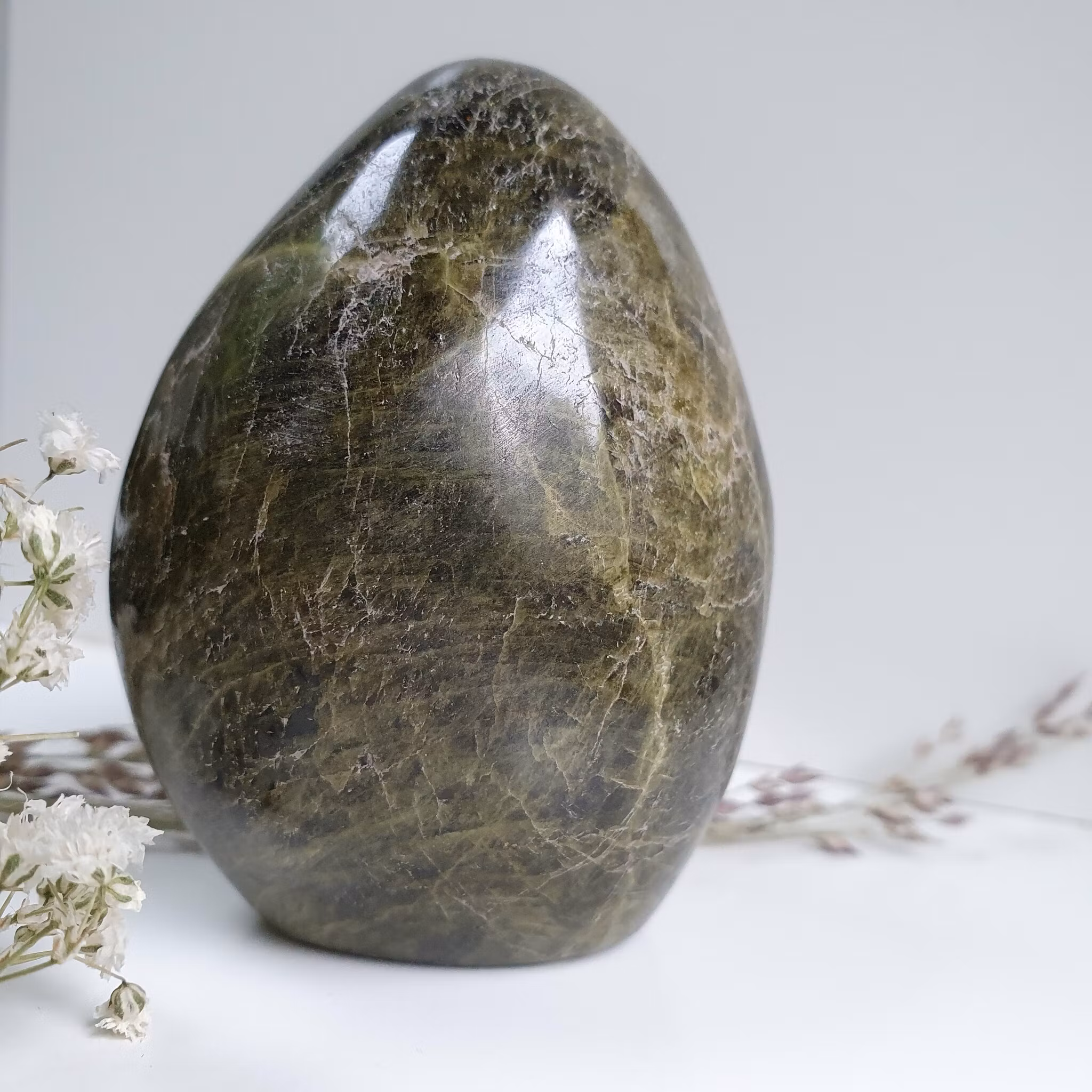 Free Form Grön Granat, 7 cm. Detta ex.