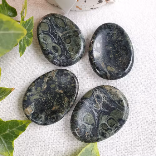No worry stone av Kambaba Jaspis