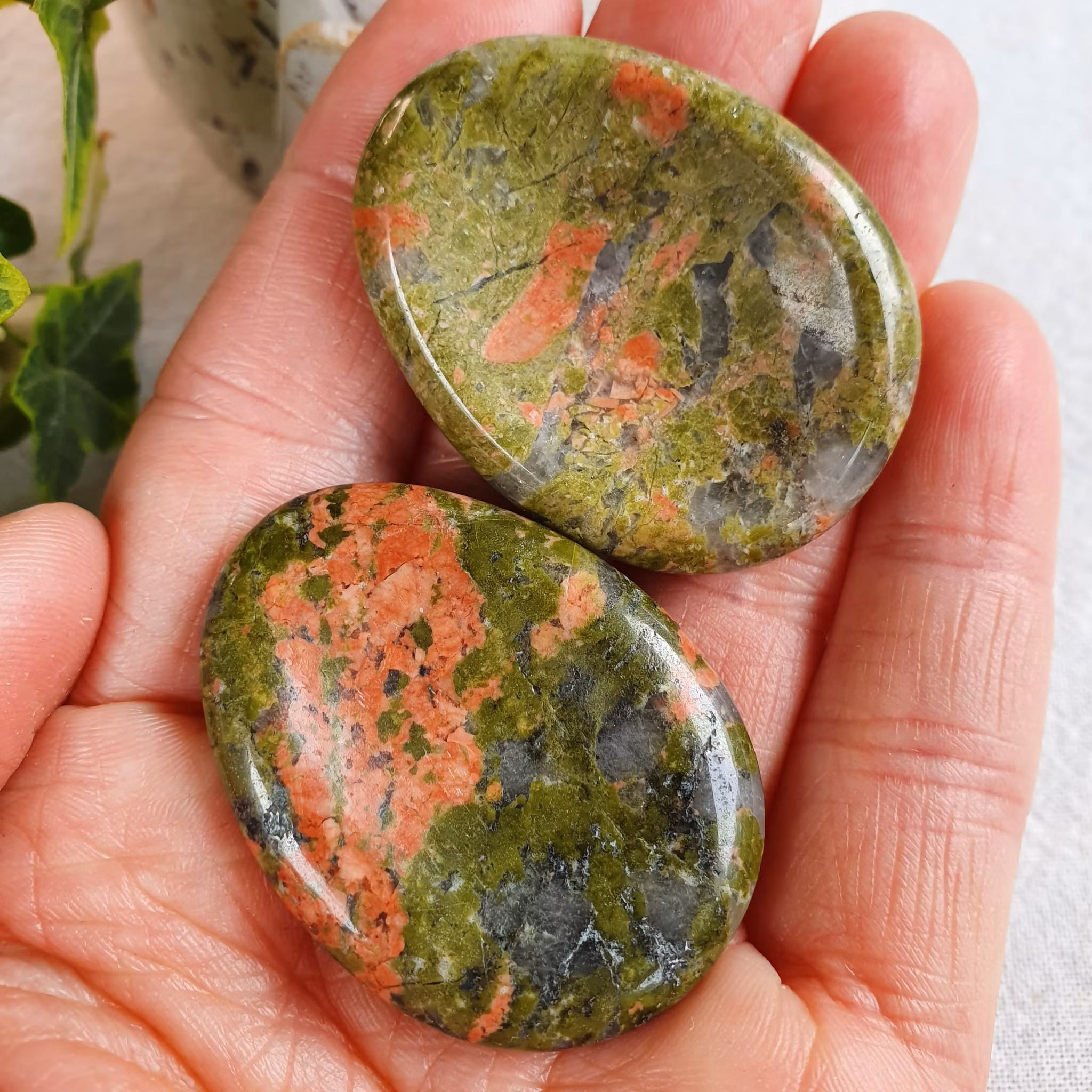 No worry stone av Unakit
