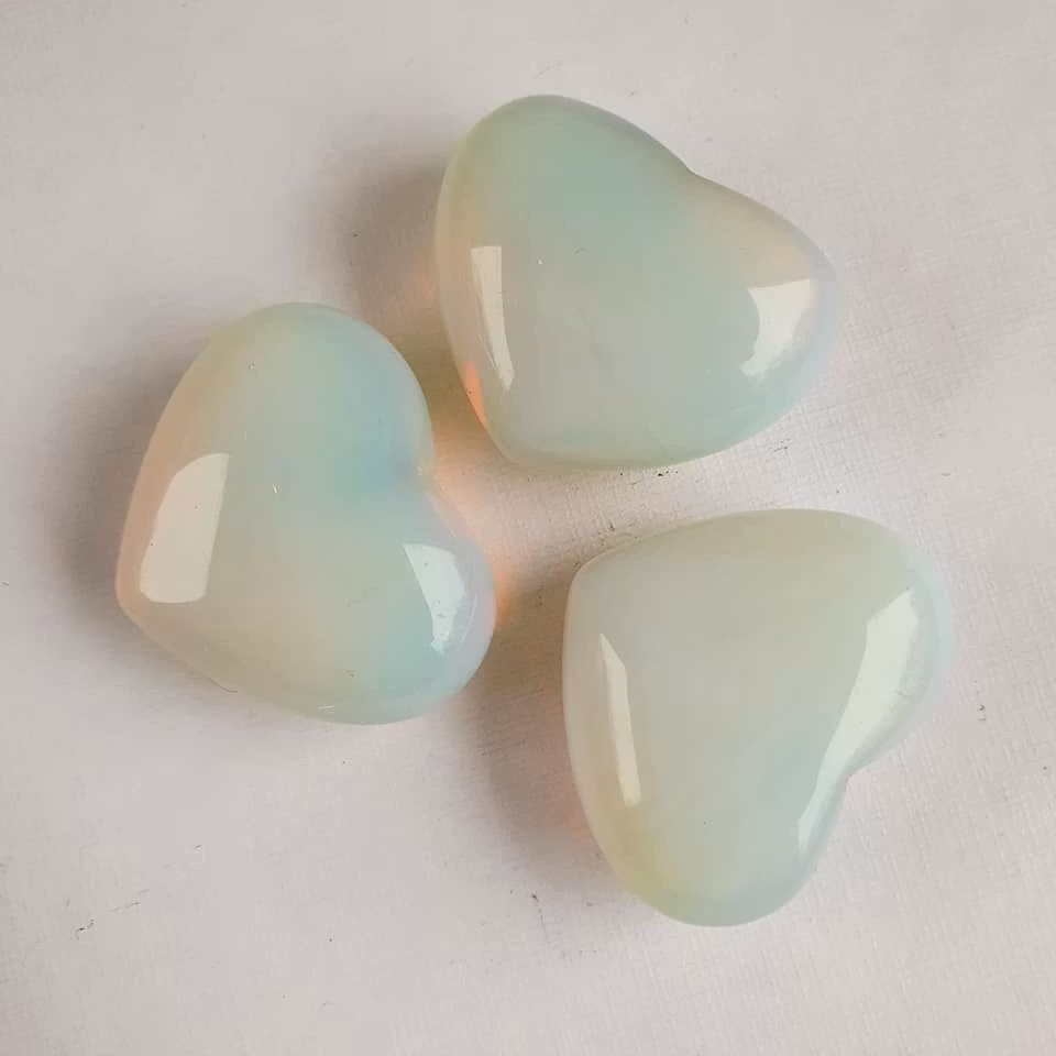Puffigt hjärta av Opalite 35 mm