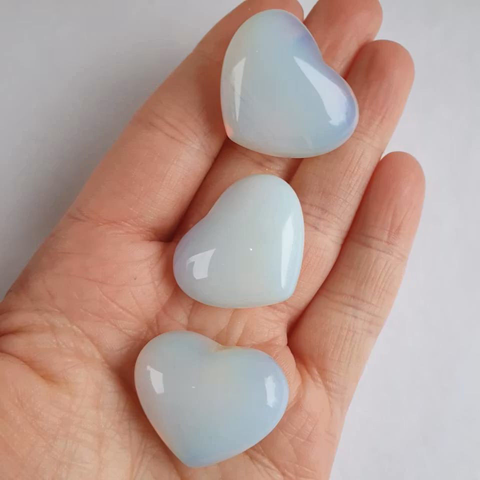 Puffigt hjärta av Opalite 35 mm