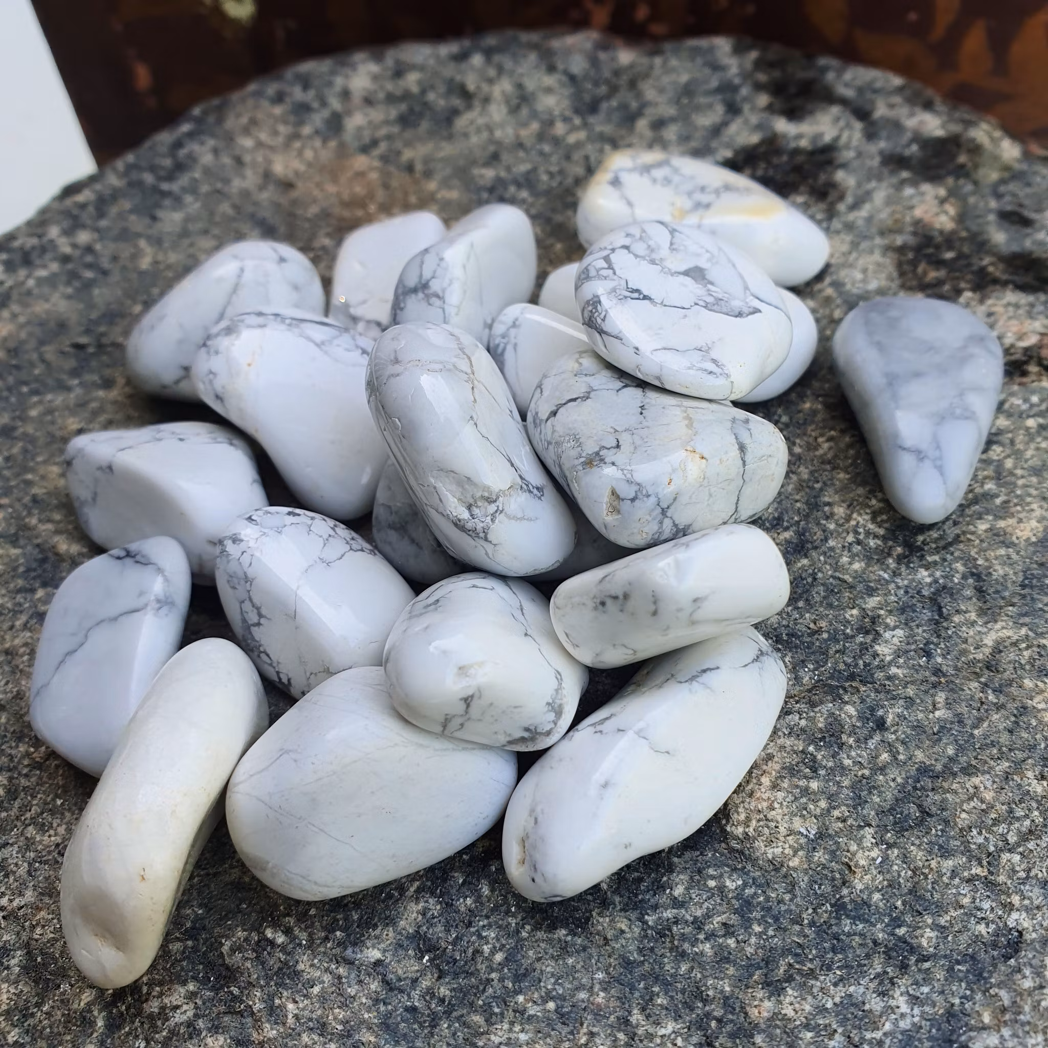 Trumlad Howlite 5-9 g XS