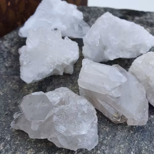 Rå Bergkristall med spetsar 32-40 g