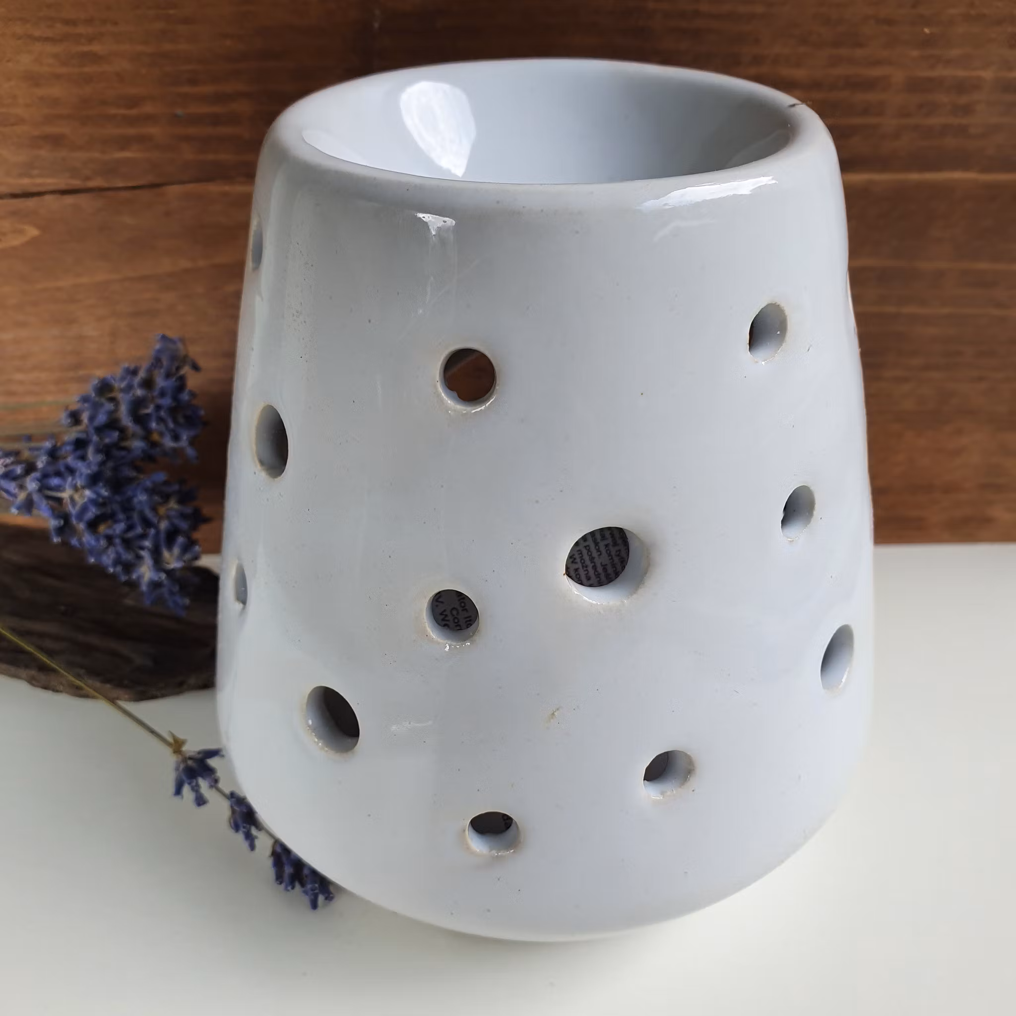 Aromalampa Prickar vit