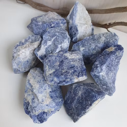 Rå Sodalit 24-31 g L. Vi väljer