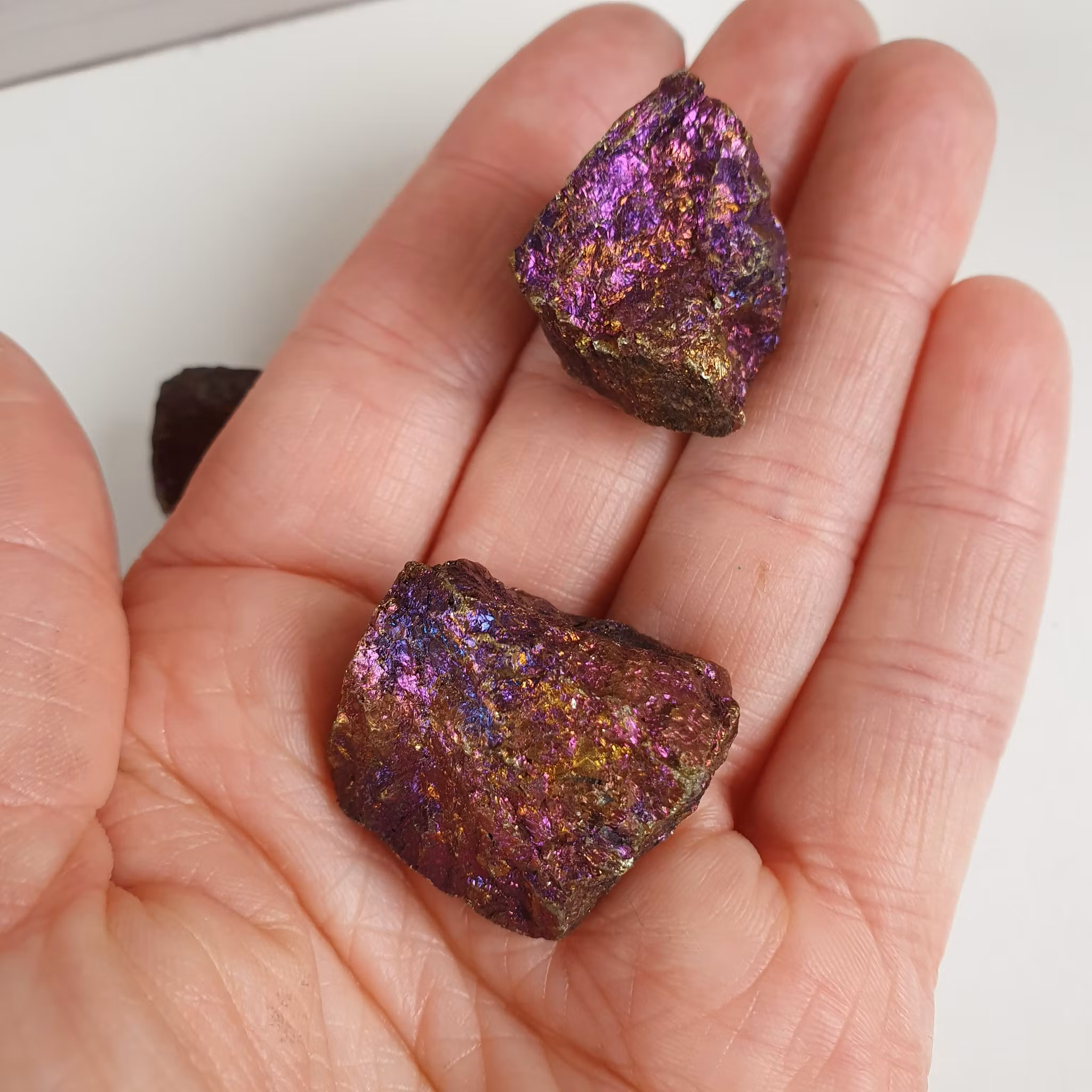 Rå Påfågelsten Bornit 10-15 g S