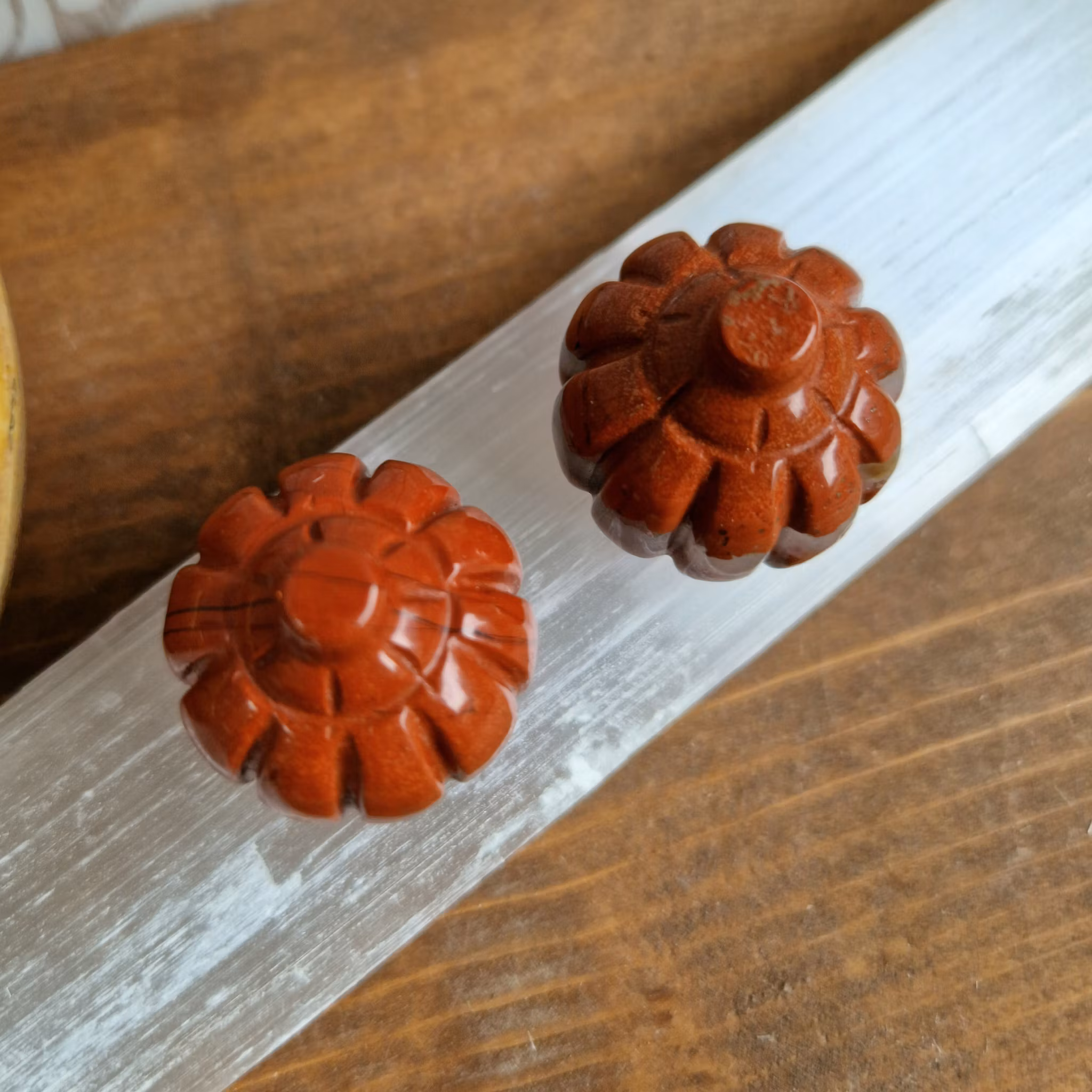 Röd Jaspis Pumpa 2,5 cm. Vi väljer