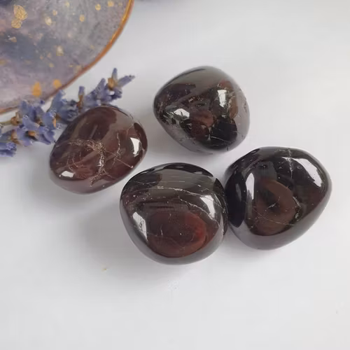 Trumlad Almandine Granat, 16-23 g M