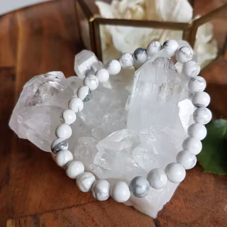 Armband med Howlite 19 cm