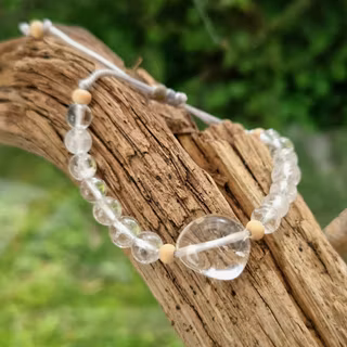 Armband med Bergkristall och träpärlor i makrame, Onesize XS-L