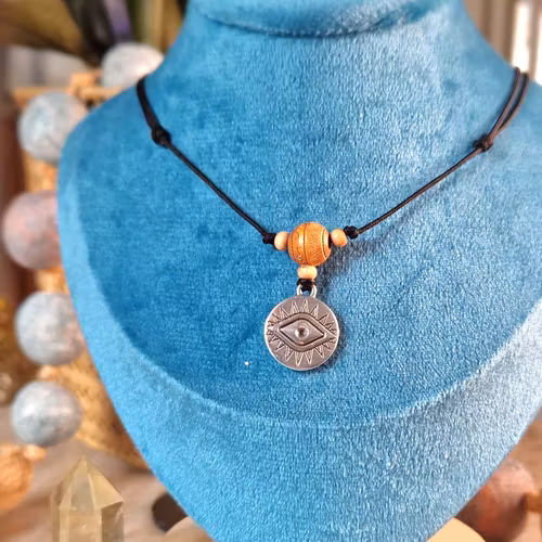 Ställbart Halsband, Vakande öga och träpärlor i makrame, Onesize