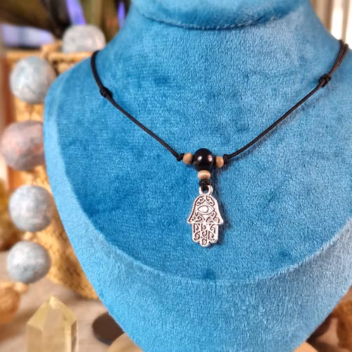 Ställbart Halsband, Hamsa hand och träpärlor i makrame, Onesize