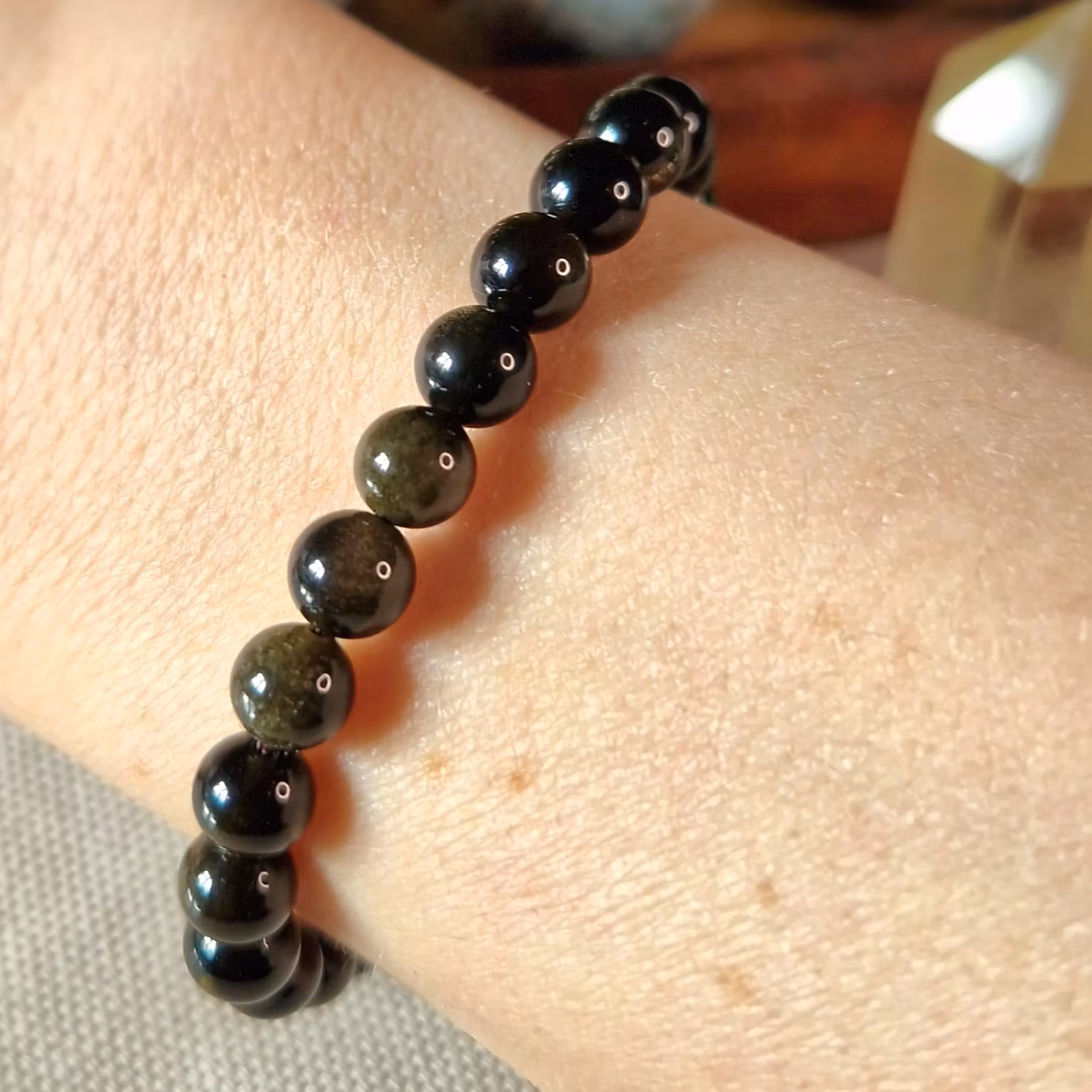 Armband med Guldskimmerobsidian och träpärlor i makrame, Onesize XS-L