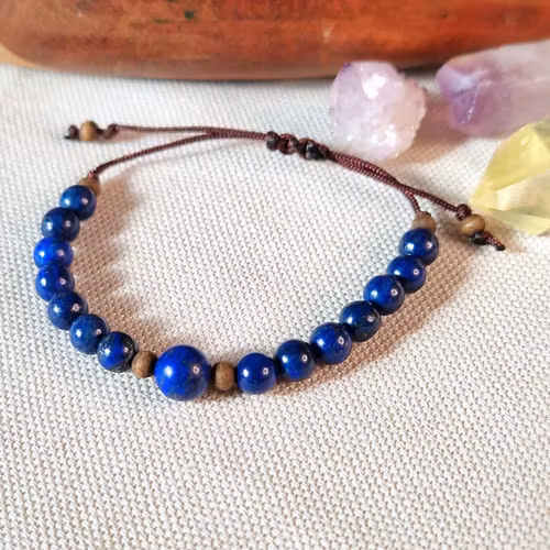 Armband med Lapis Lazuli och träpärlor i makrame, Onesize XS-L