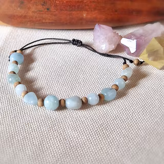 Armband med Akvamarin och träpärlor i makrame, Onesize XS-L