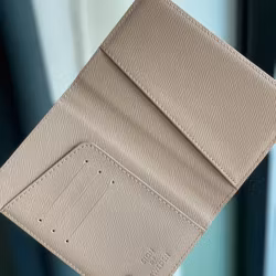 Beige Saffiano Paspoorthouder