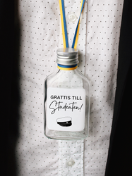 Studenthänge Shotflaska, Grattis till Studenten!