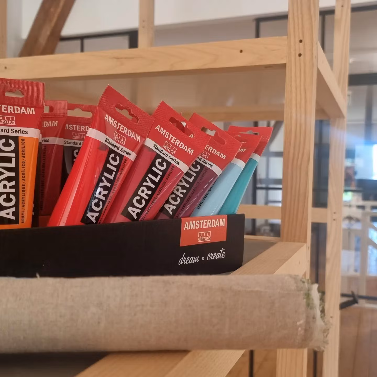 Collage & Vernissage 8/1-5/2