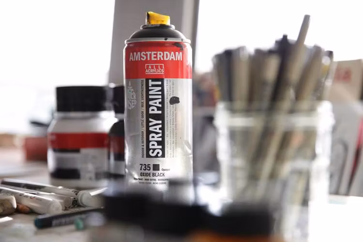 Sprayfärg vit akryl