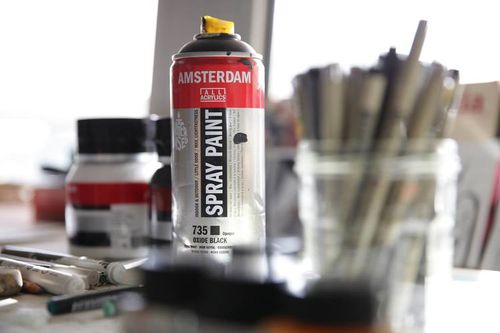 Sprayfärg vit akryl