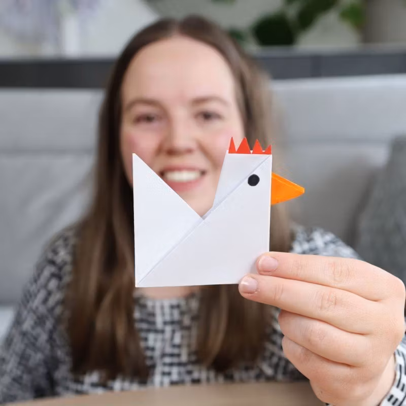 Vik en enkel kyckling av papper