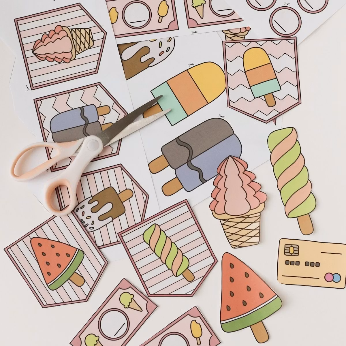 KOMBO pysseläventyr - Med färg & svartvit