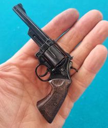 Uniwerk Italy  Smith and Wesson 44 magnum revolver Miniatyrmodell