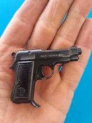 Uniwerk Italy Beretta  Miniatyrmodell