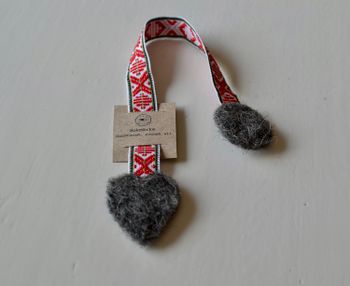 Bokmärke rött band