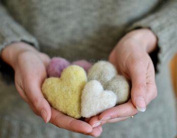 - DIY - nåltova egna ull-hjärtan